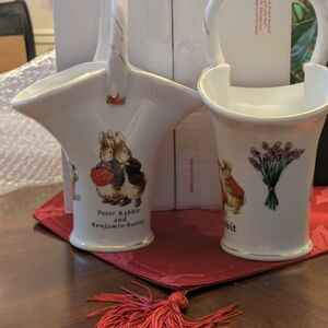 Beatrix Potter Peter Rabbit & Benjamin Bunny Vases 2‎ Pristine Condition Vintage